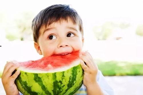 吃瓜圈吃外卖什么意思,网络流行语背后的社交现象